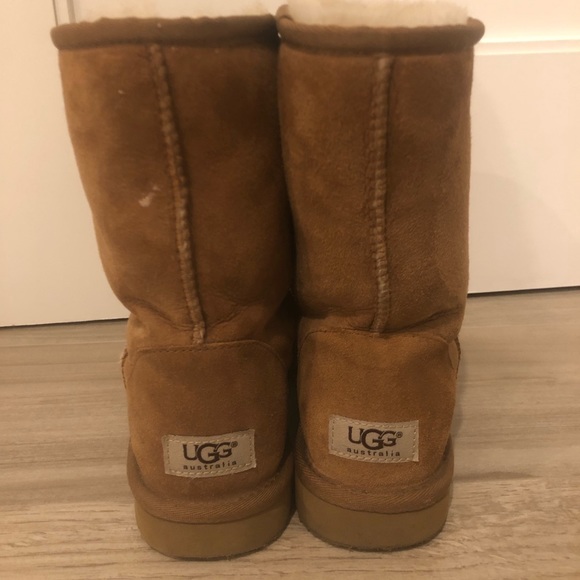 ugg classic short size 9